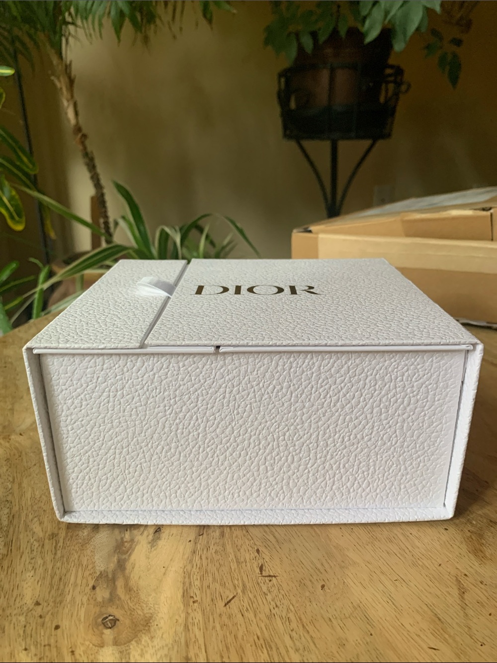 DIOR Gift Box - Small - Picture 6 of 7